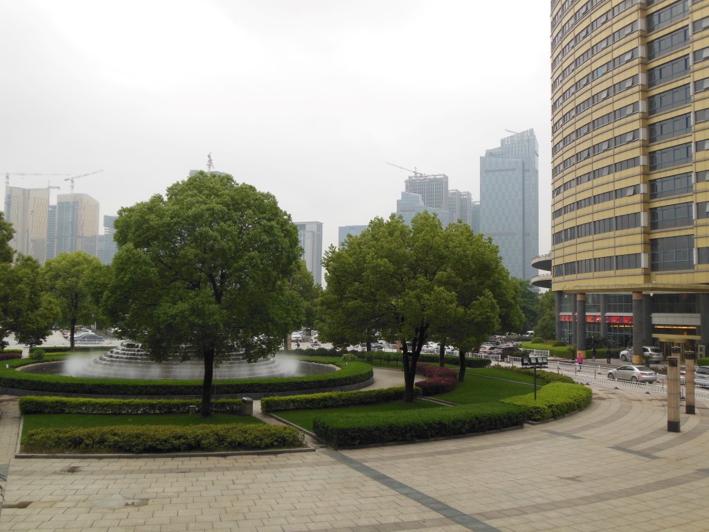 Узнайте больше о городе Иу, Китай - общая информация, оптовый рынок, история и современность.